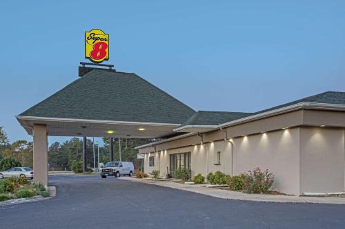 Dunn Hotel | Super 8 by Wyndham Dunn