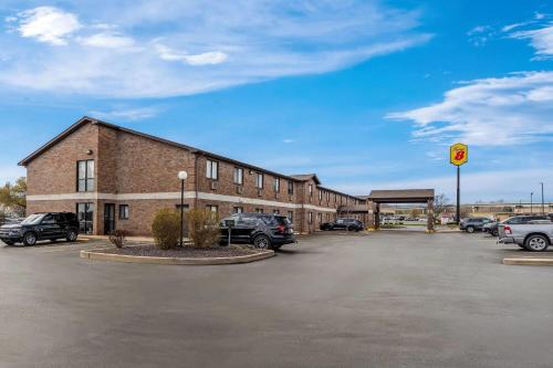 Farmington Hotel | Super 8 by Wyndham Farmington