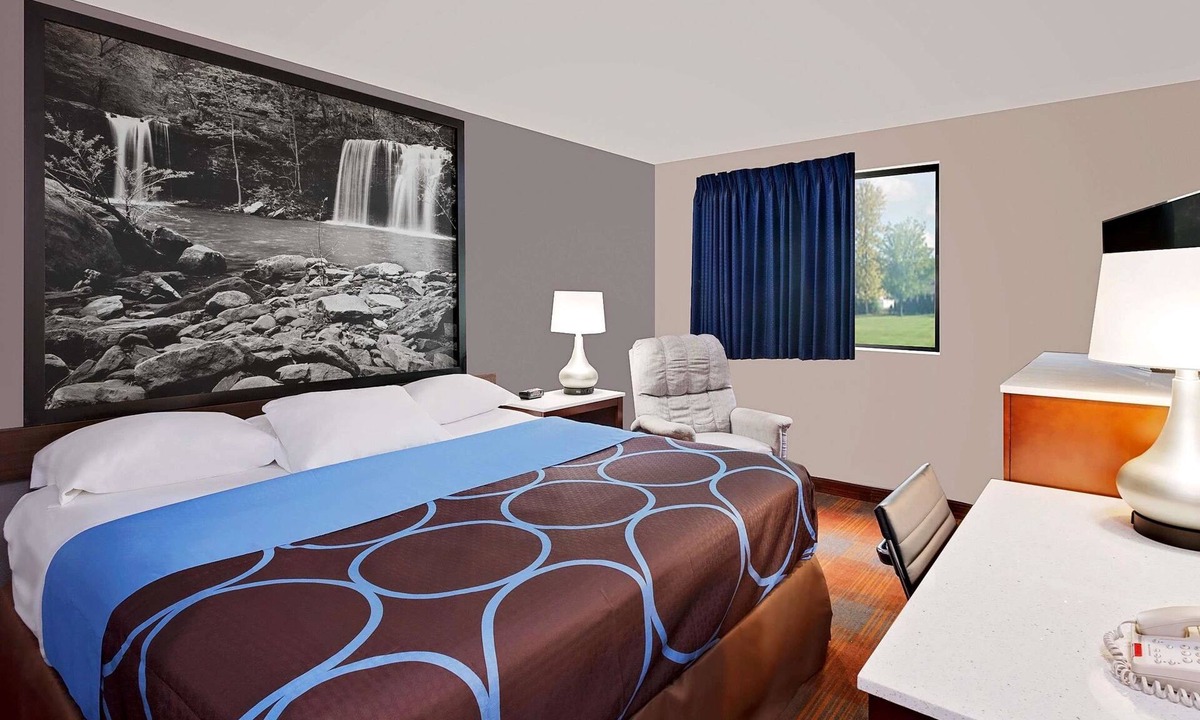Fayetteville Hotel | Super 8 by Wyndham Fayetteville