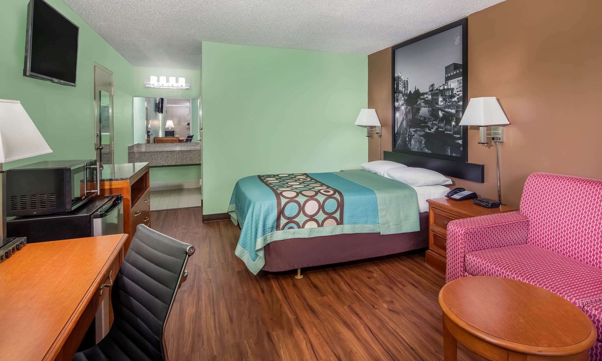 Gaffney Hotel | Super 8 by Wyndham Gaffney