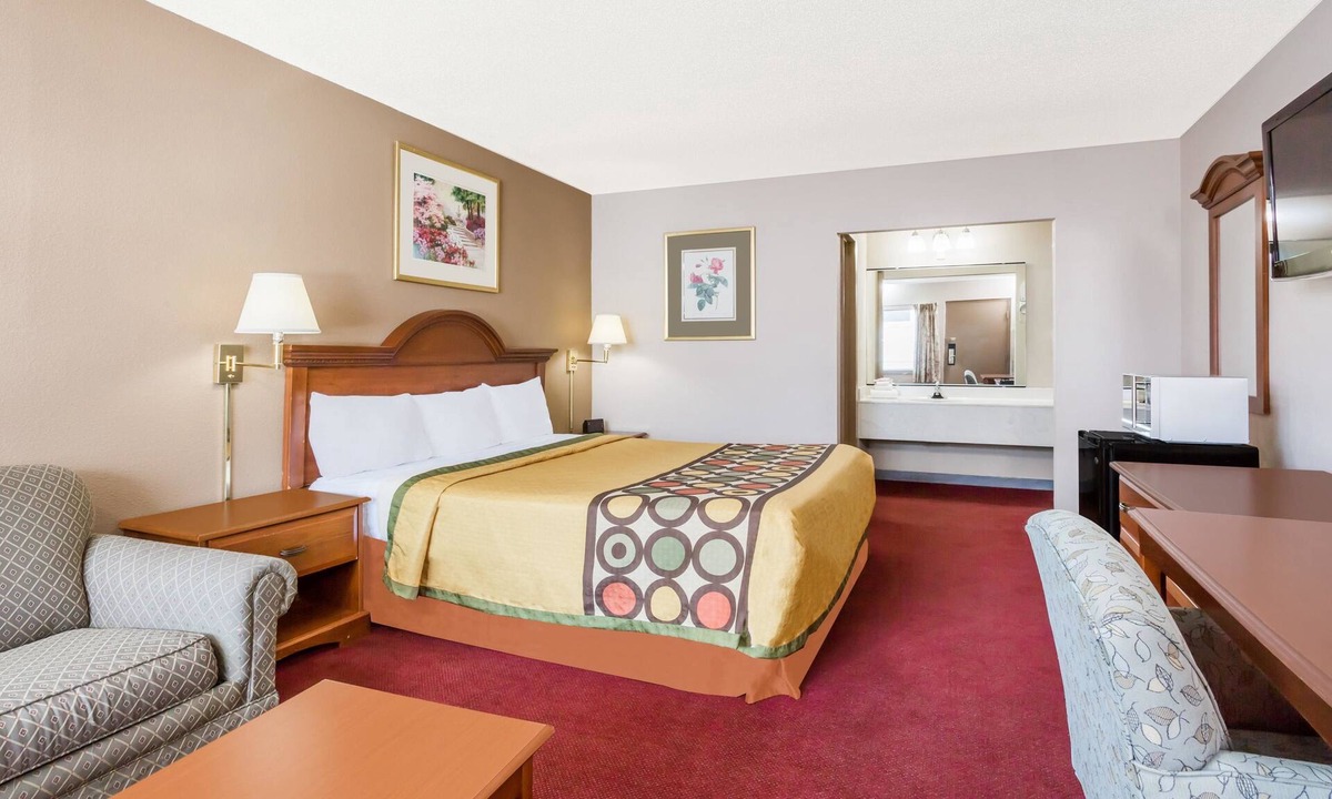 Greensboro Hotel | Super 8 by Wyndham Greensboro