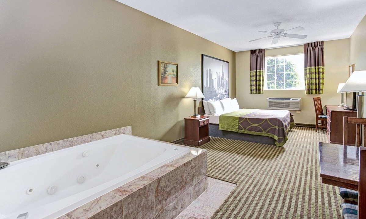 Gurnee Hotel | Super 8 by Wyndham Gurnee