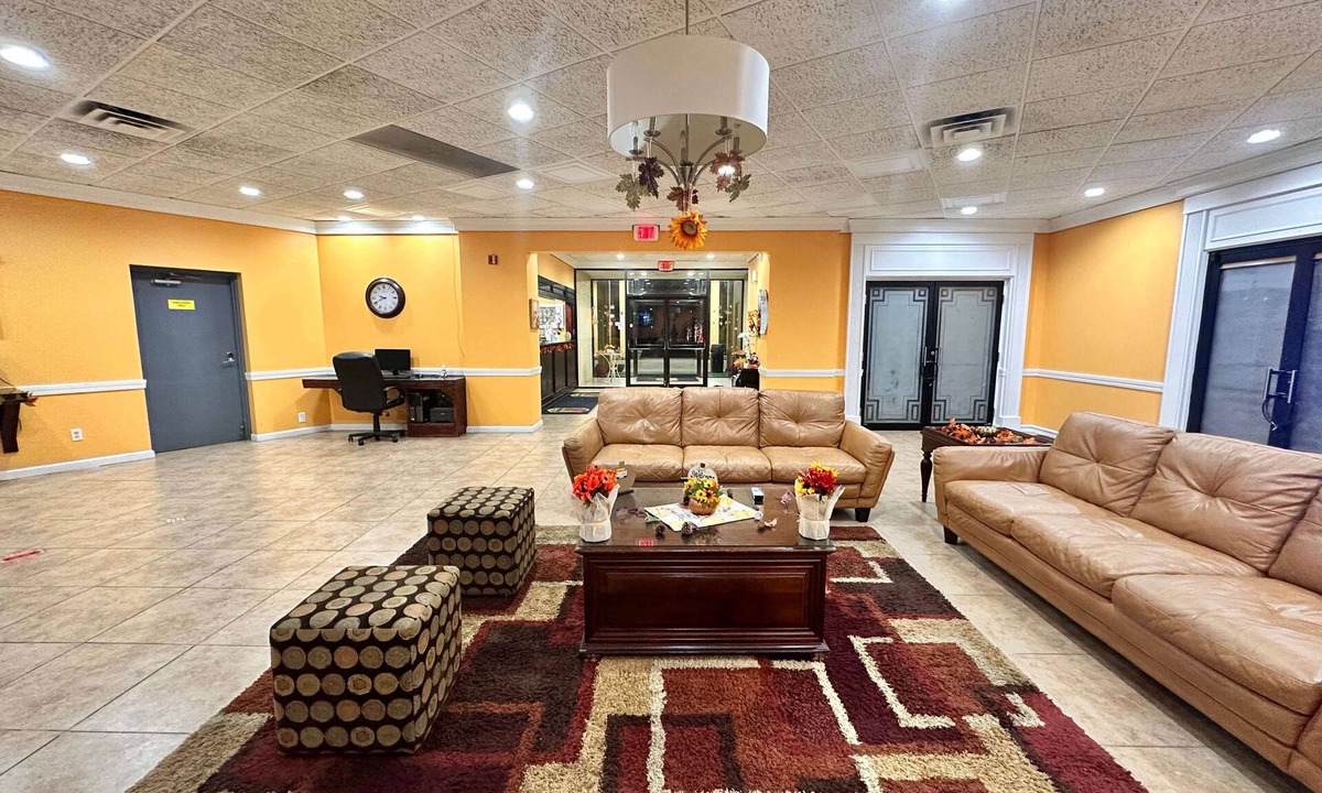 Harrison Hotel | Super 8 by Wyndham Harrison OH