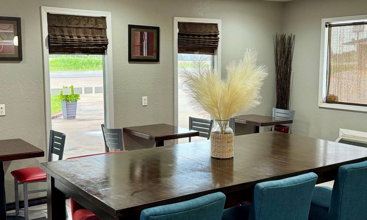Henryetta Hotel | Super 8 by Wyndham Henryetta