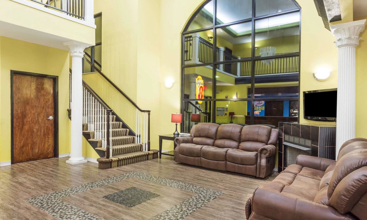 North Chesterfield Hotel | Super 8 by Wyndham Hull Street Midlothian/Richmond Area