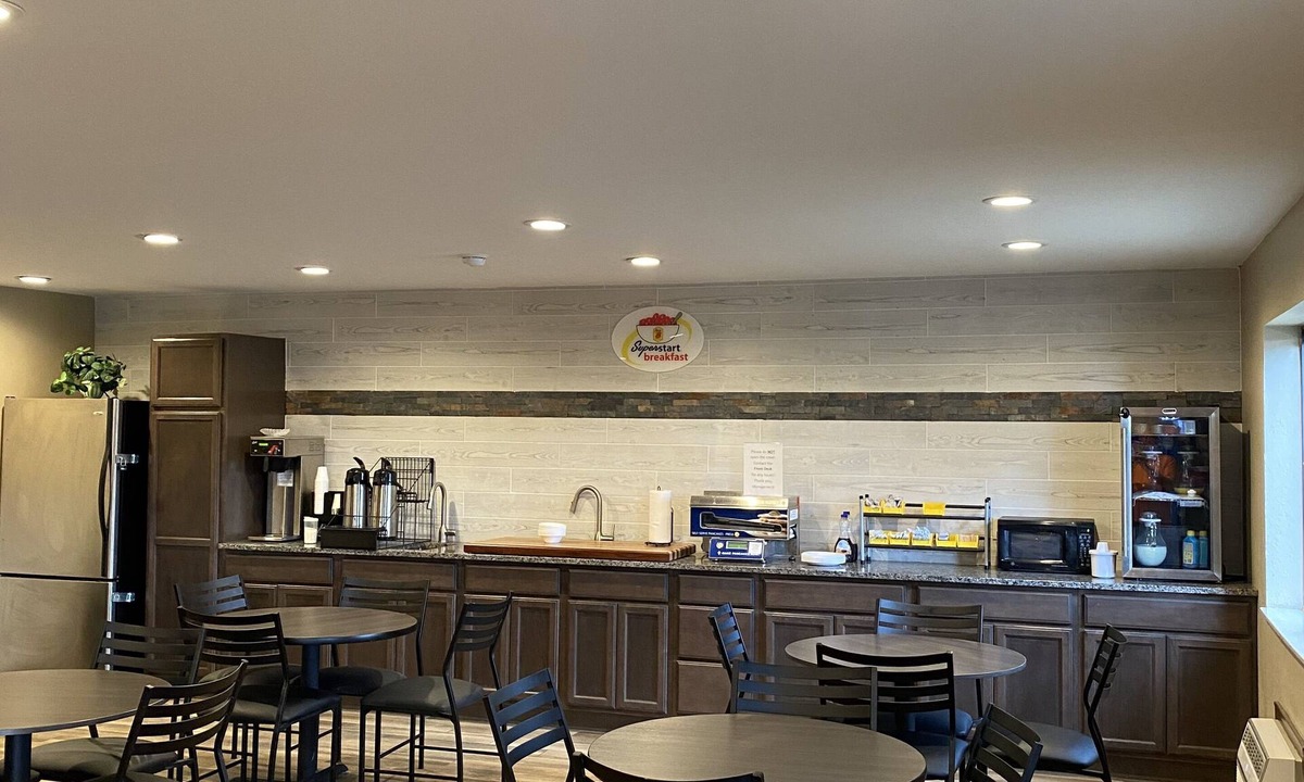 Independence Hotel | Super 8 by Wyndham Independence KS