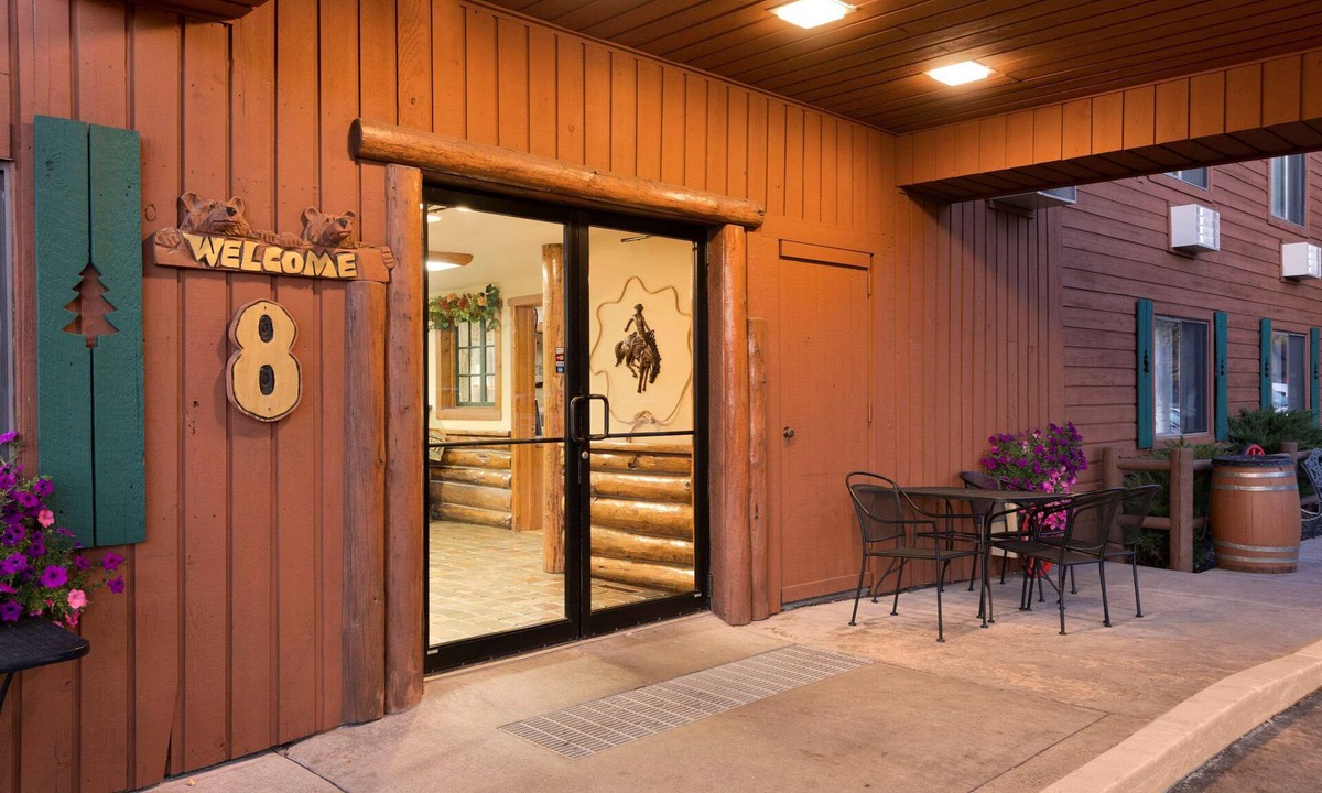 Jackson Hotel | Super 8 by Wyndham Jackson Hole