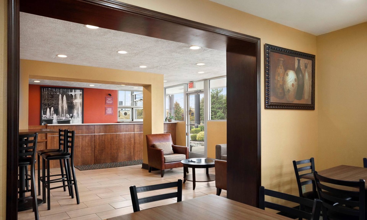 Jackson Hotel | Super 8 by Wyndham Jackson