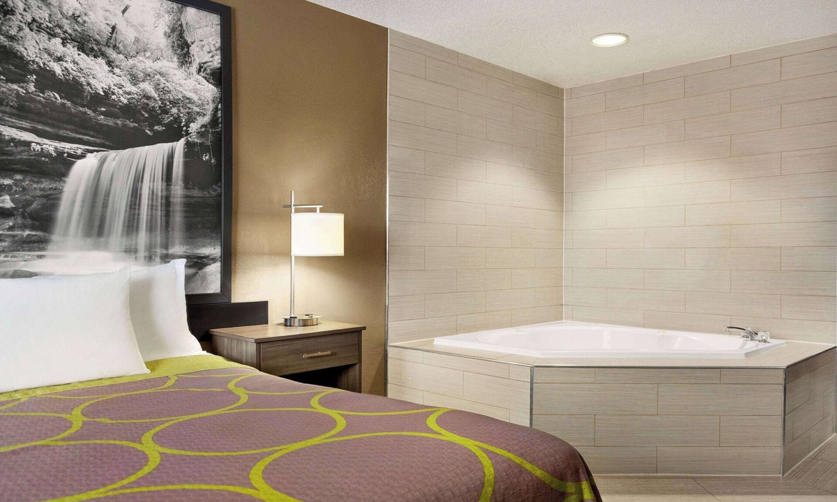 Joliet Hotel | Super 8 by Wyndham Joliet I-55 N/Chicago