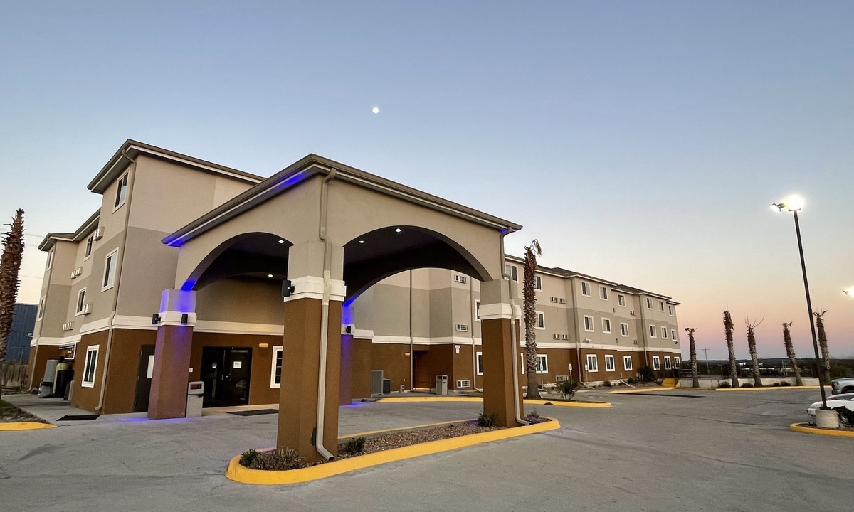Kenedy Hotel | Super 8 by Wyndham Kenedy