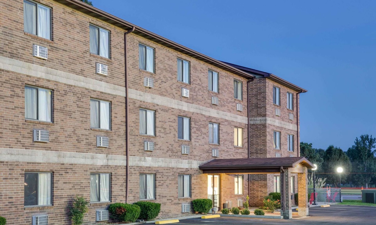 Kennett Hotel | Super 8 by Wyndham Kennett