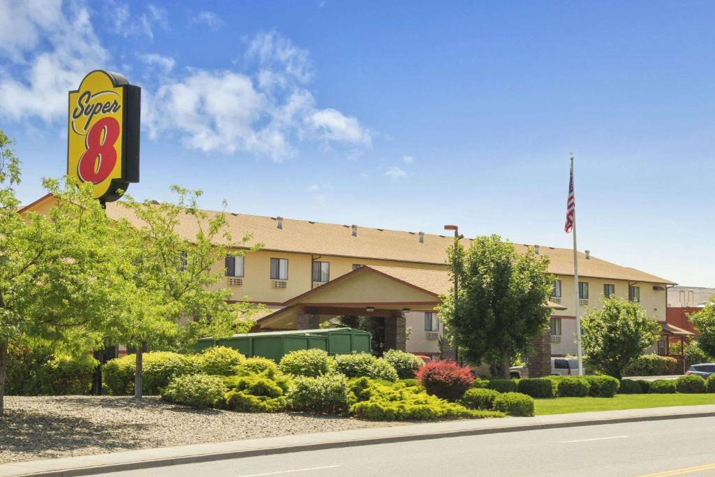 Kennewick Hotel | Super 8 by Wyndham Kennewick