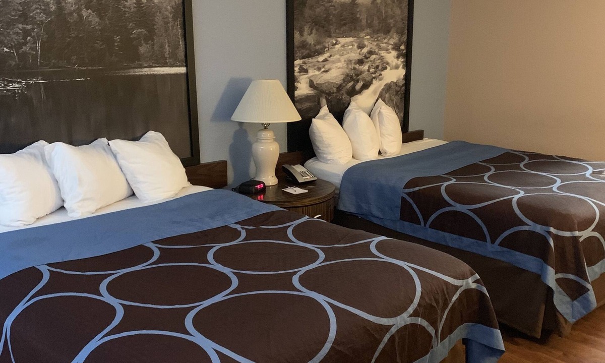 Kingston Hotel | Super 8 by Wyndham Kingston
