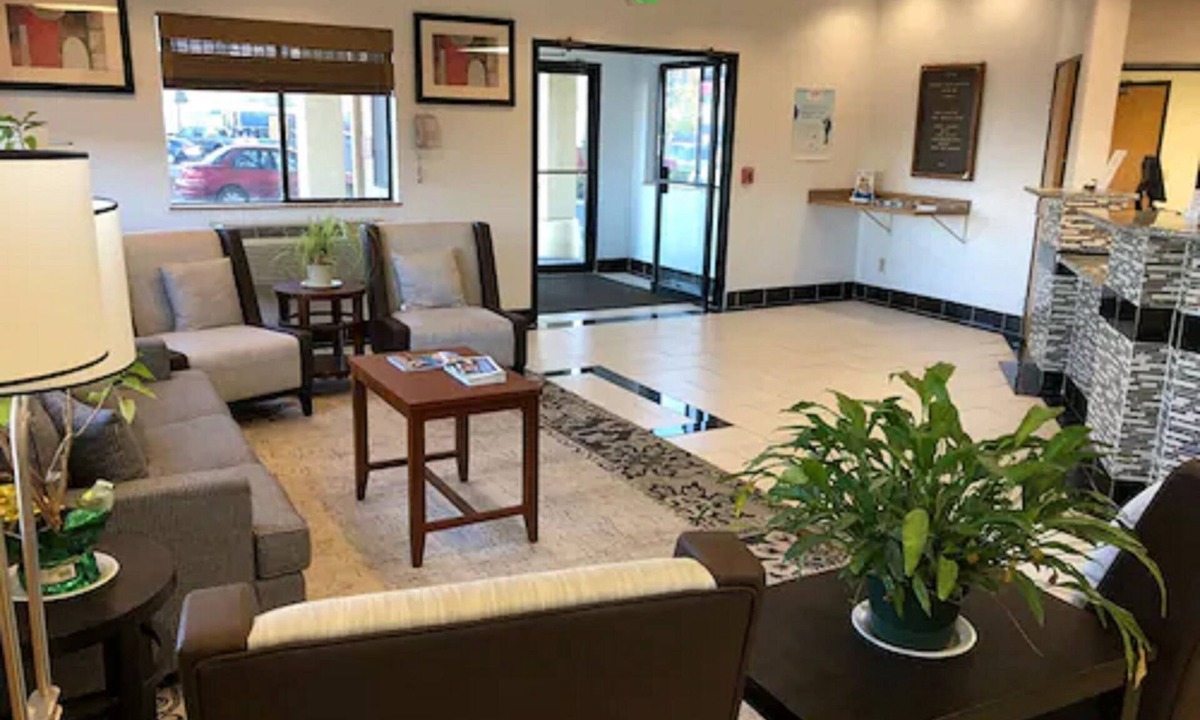 Altamont Hotel | Super 8 by Wyndham Klamath Falls