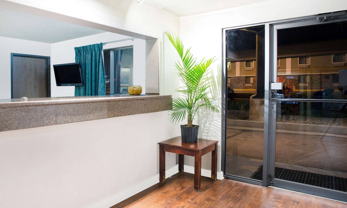 Limon Hotel | Super 8 by Wyndham Limon