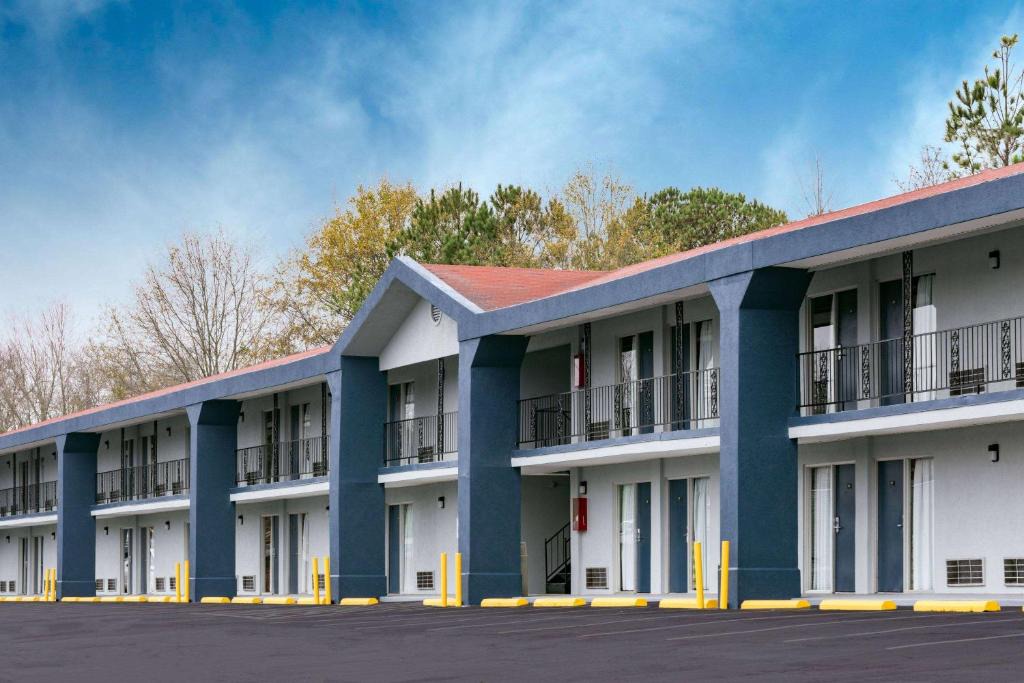 Locust Grove Hotel | Super 8 by Wyndham Locust Grove