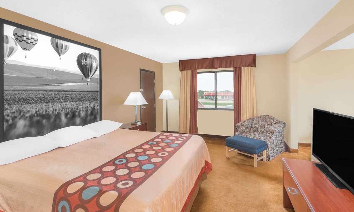 Marshalltown Hotel | Super 8 by Wyndham Marshalltown