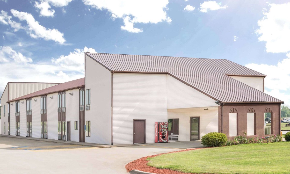 Marshall Hotel | Super 8 by Wyndham Marshall