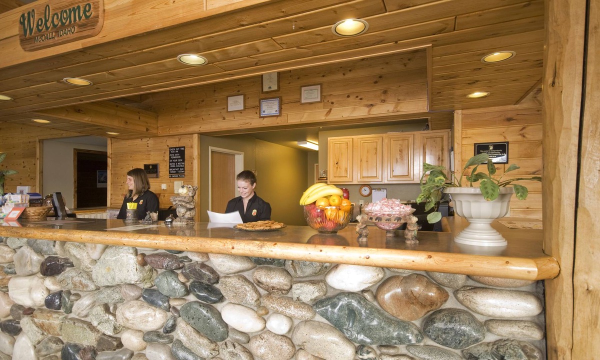 McCall Hotel | Super 8 by Wyndham McCall