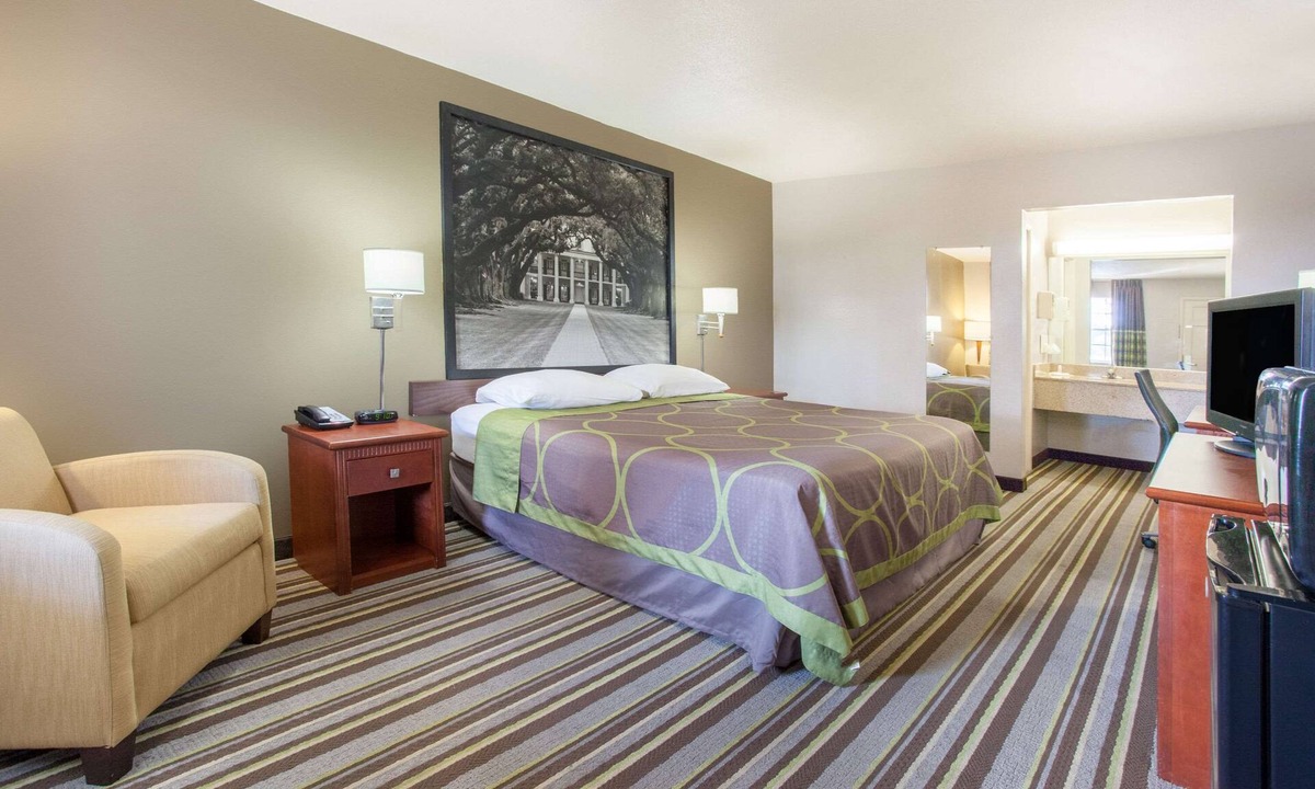 West Monroe Hotel | Super 8 by Wyndham Monroe West