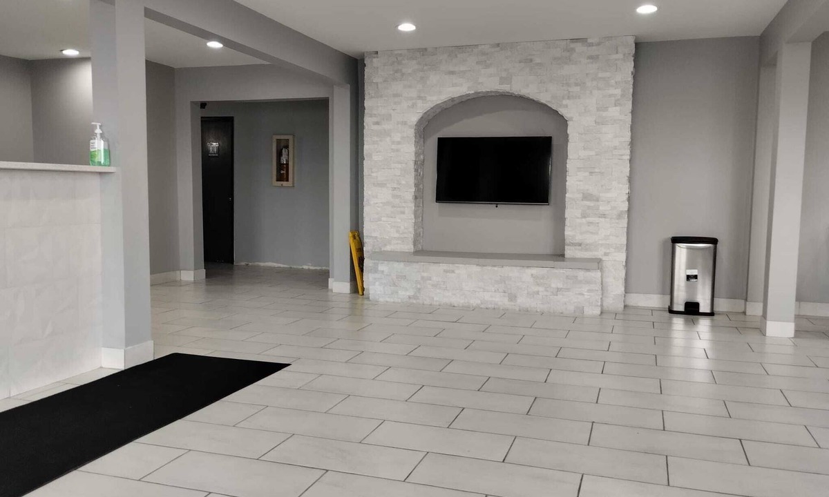 Morris Hotel | Super 8 by Wyndham Morris