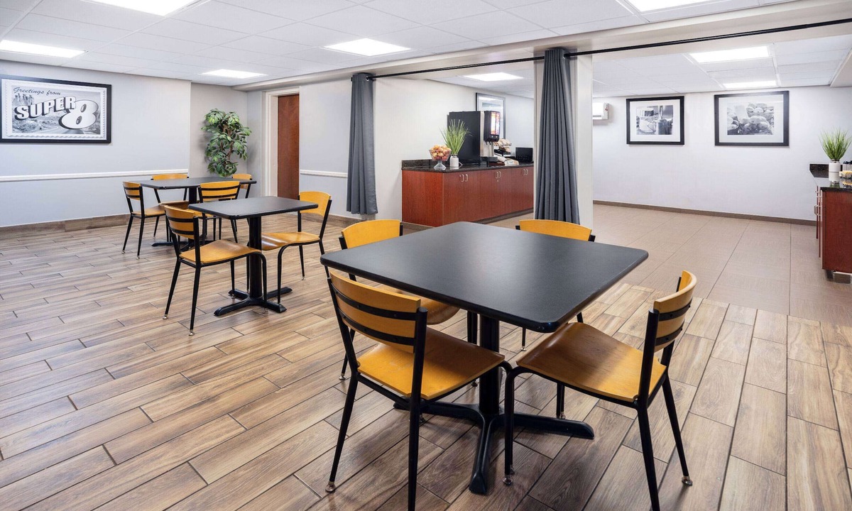 Mount Laurel Hotel | Super 8 by Wyndham Mount Laurel