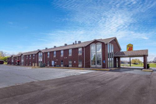 Nixa Hotel | Super 8 by Wyndham Nixa/Springfield Area