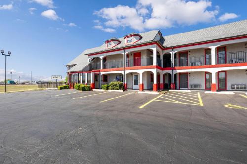 Norman Hotel | Super 8 by Wyndham Norman West