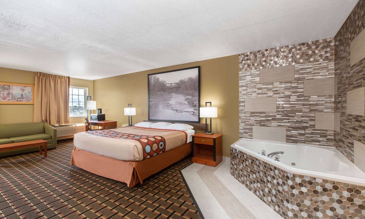 Ottawa Hotel | Super 8 by Wyndham Ottawa