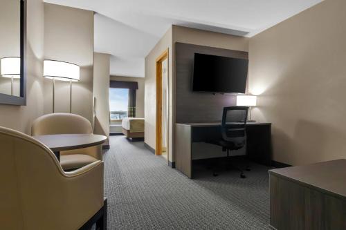 Prince Albert Hotel | Super 8 by Wyndham Prince Albert