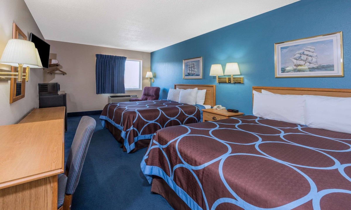 Potosi Hotel | Super 8 by Wyndham Potosi