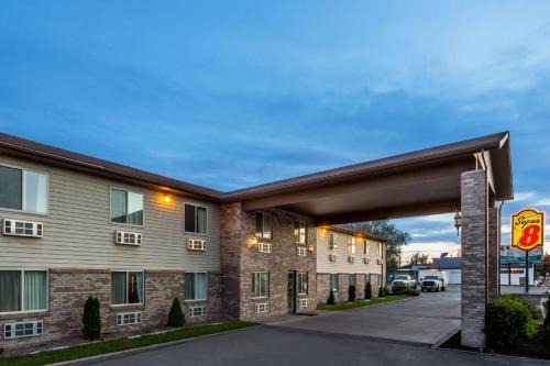 Rexburg Hotel | Super 8 by Wyndham Rexburg