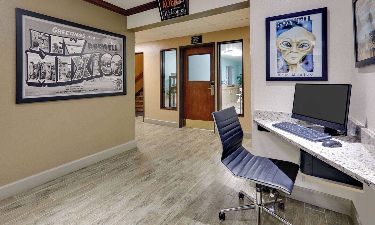 Roswell Hotel | Super 8 by Wyndham Roswell