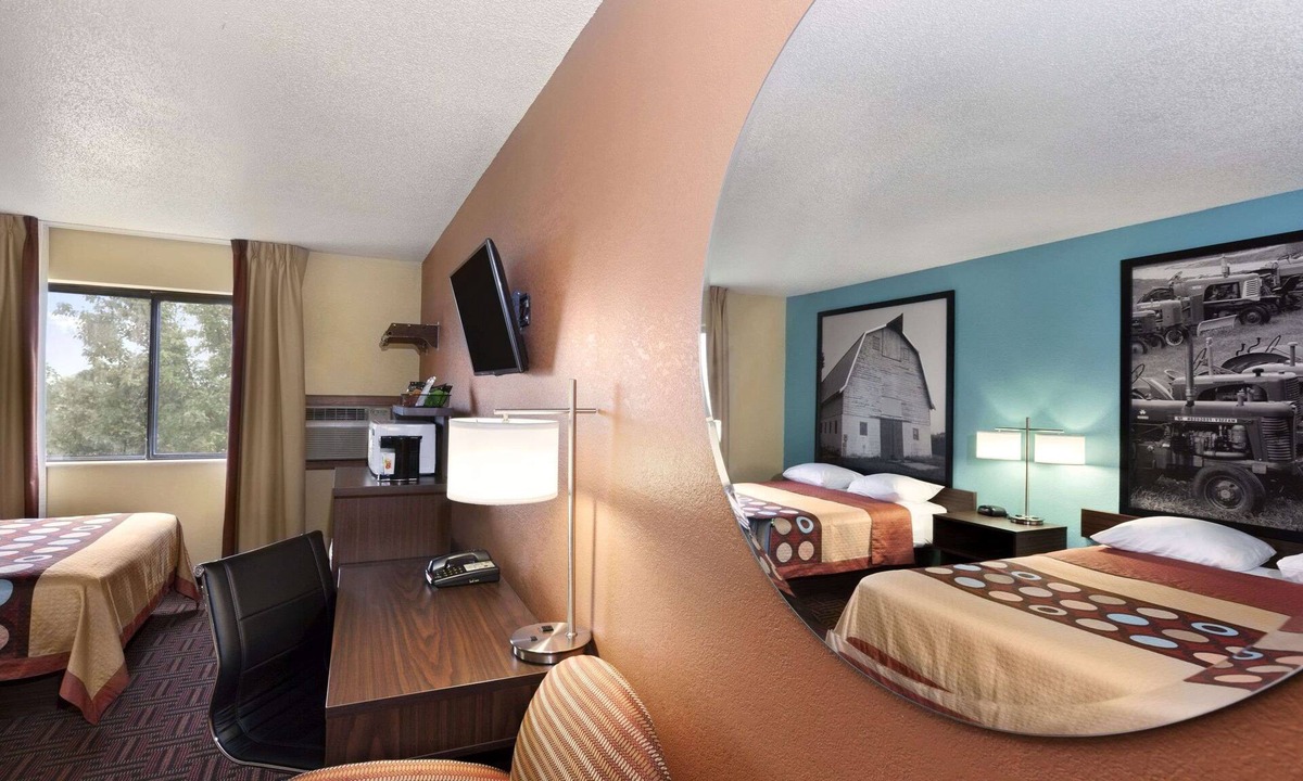 Salem Hotel | Super 8 by Wyndham Salem