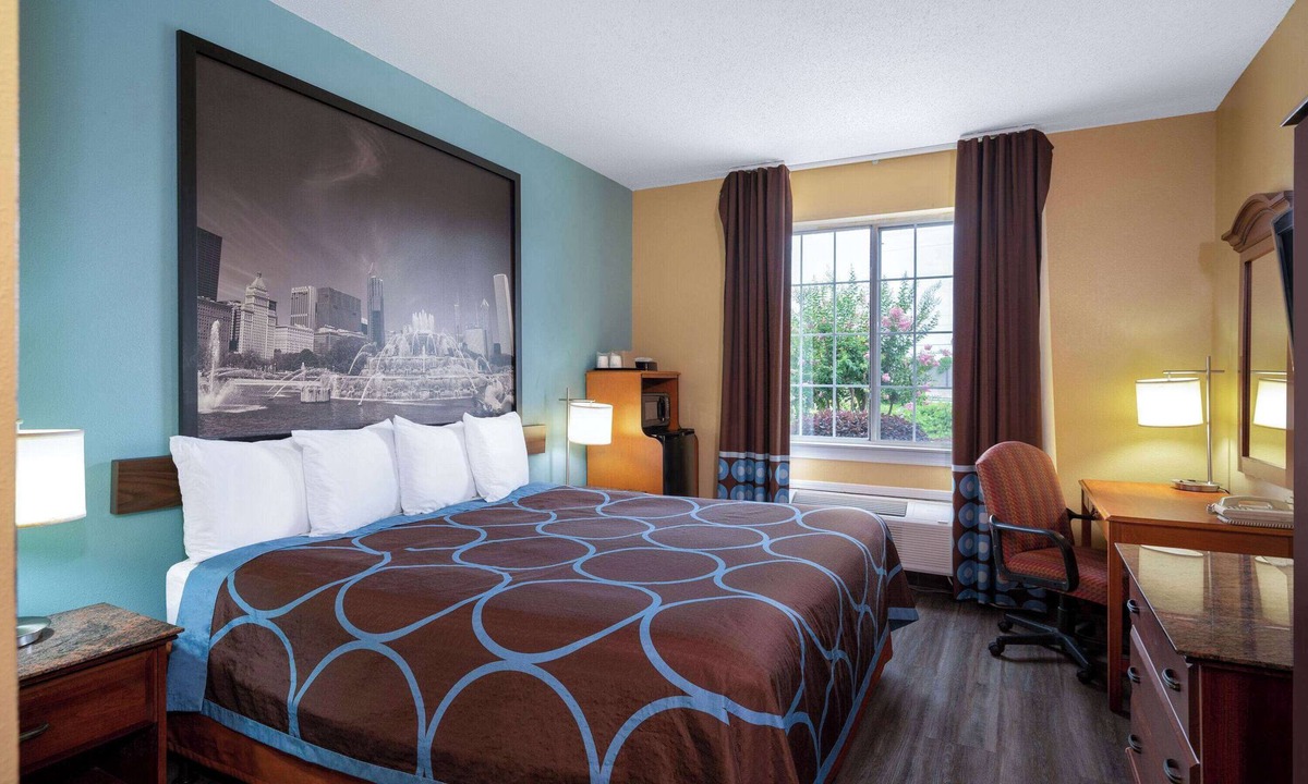 Salisbury Hotel | Super 8 by Wyndham Salisbury