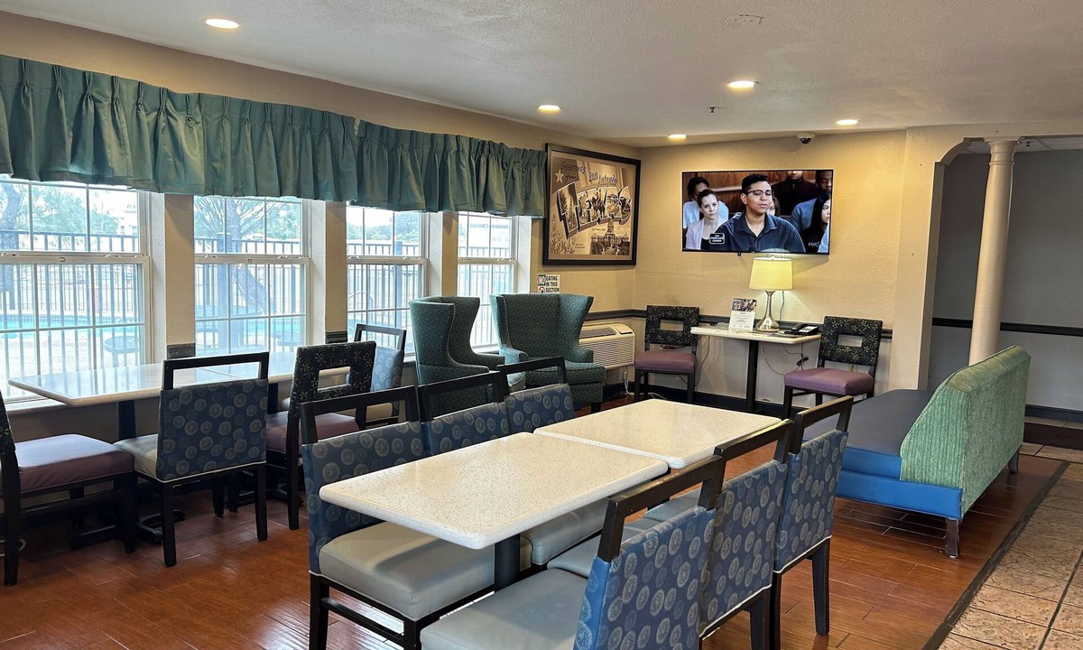 Wetmore Hotel | Super 8 by Wyndham San Antonio/Fiesta