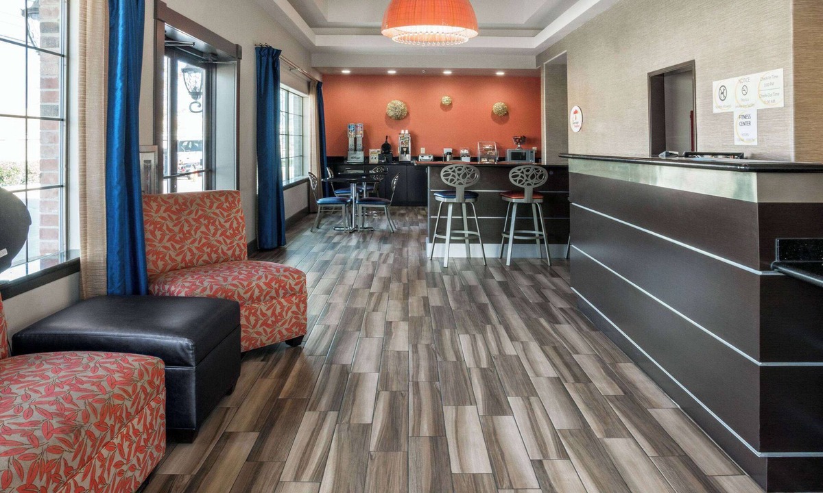 North San Antonio - SAT Hotel | Super 8 by Wyndham San Antonio Near Fort Sam Houston