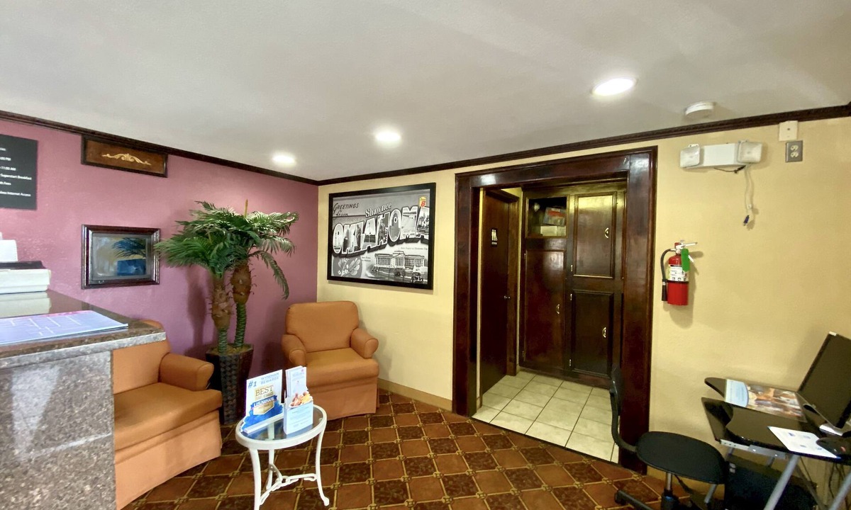 Shawnee Hotel | Super 8 by Wyndham Shawnee