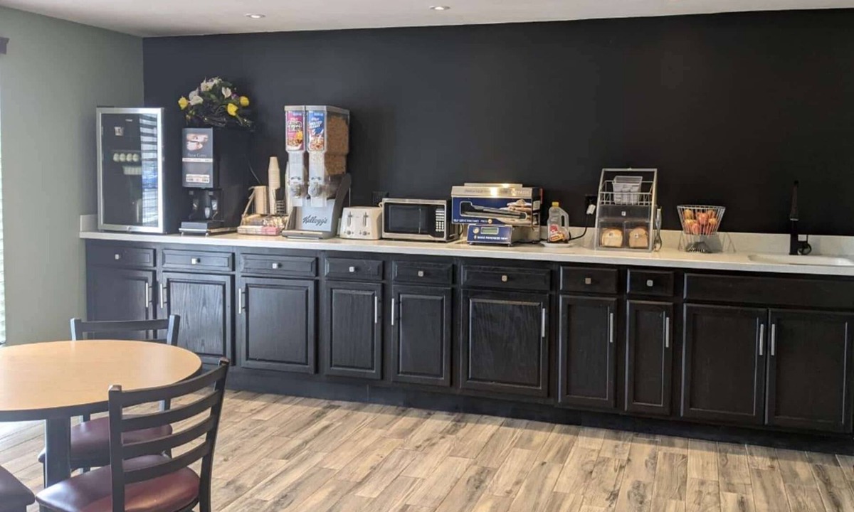 Shelbyville Hotel | Super 8 by Wyndham Shelbyville