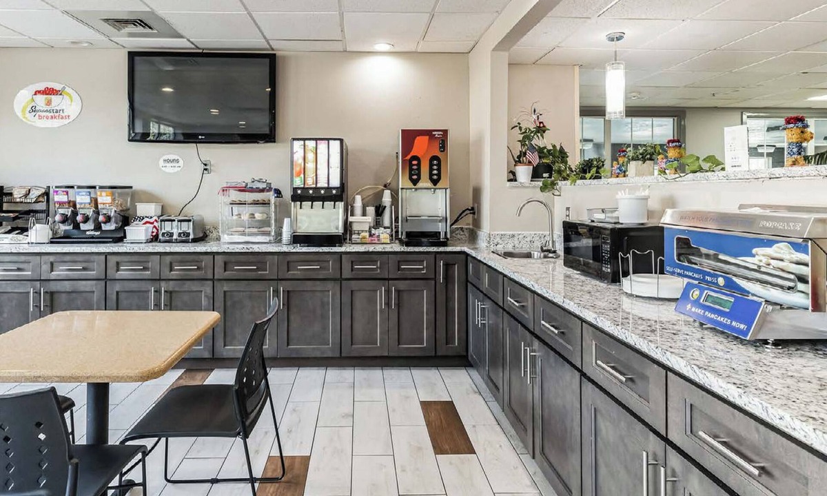Smithfield Hotel | Super 8 by Wyndham Smithfield/Selma