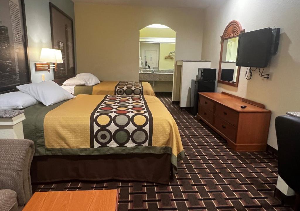 Stafford Hotel | Super 8 by Wyndham Stafford Sugarland Area
