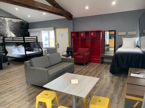 Sturbridge Hotel | Super 8 by Wyndham Sturbridge