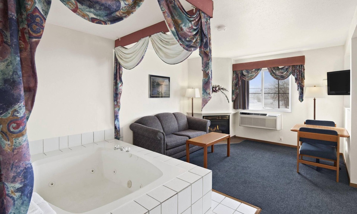 Swift Current Hotel | Super 8 by Wyndham Swift Current
