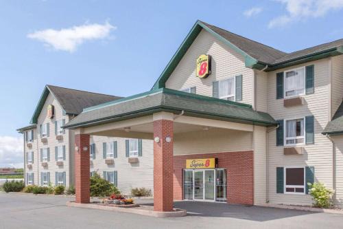 Truro Hotel | Super 8 by Wyndham Truro NS