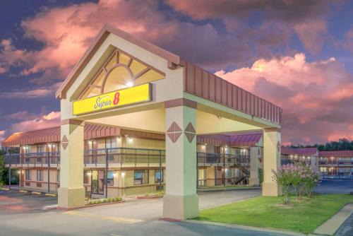 Tulsa Hotel | Super 8 by Wyndham Tulsa - Route 66