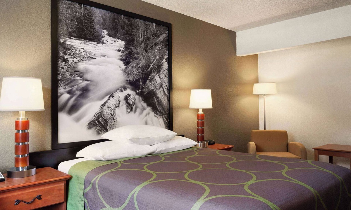 Briargate Hotel | Super 8 by Wyndham Colorado Springs/Afa Area