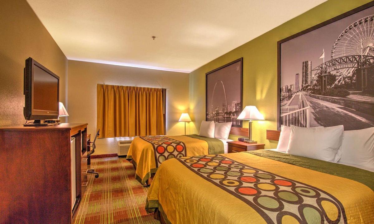 Waterloo Hotel | Super 8 by Wyndham Waterloo