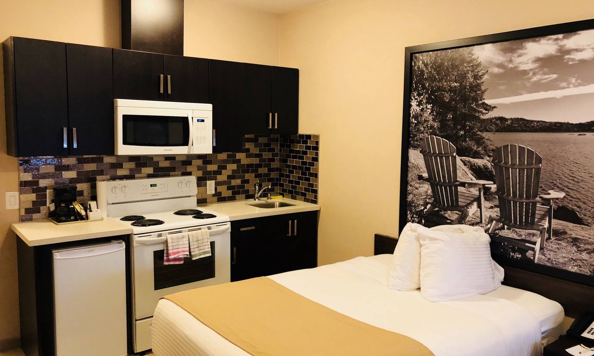 Watrous Hotel | Super 8 by Wyndham Watrous