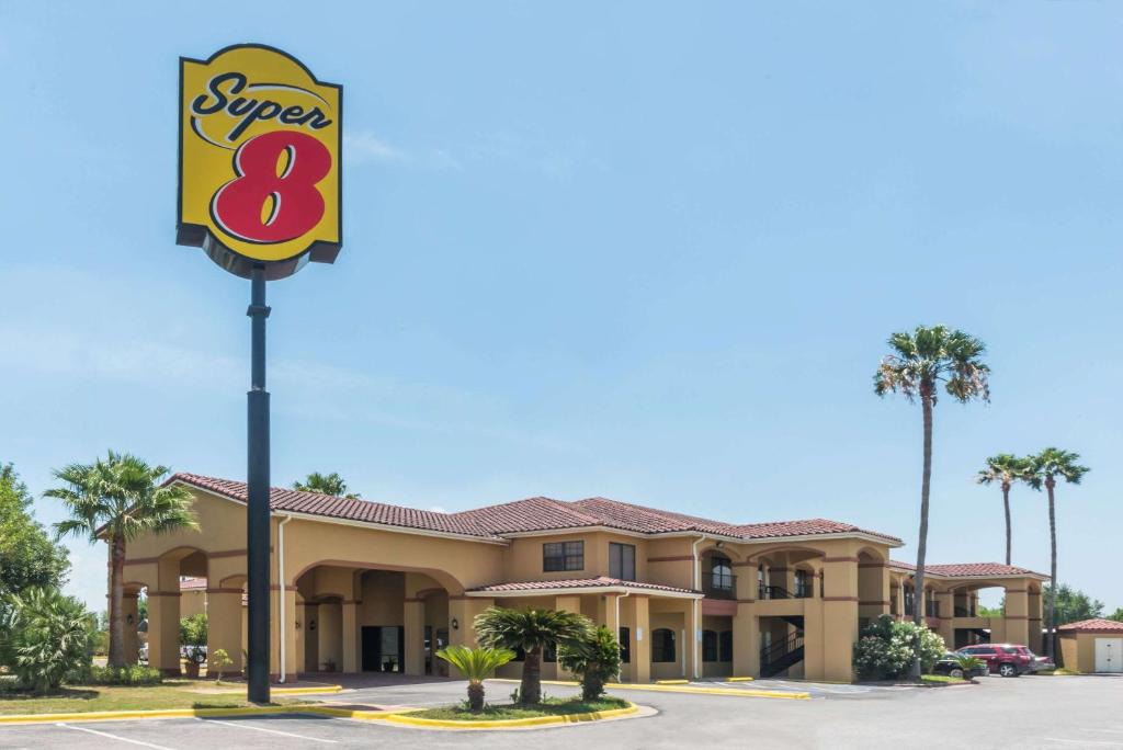 Weslaco Hotel | Super 8 by Wyndham Weslaco