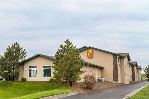 Wheatland Hotel | Super 8 by Wyndham Wheatland Wyoming